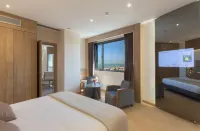 Lamaraz Hotels