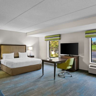 1KG MOBILITY/HEARING ACCESS RI SHWR STUDIO NS Hampton Inn & Suites Baltimore/Woodlawn Promo Code