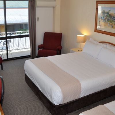 Deluxe Room-Non-Smoking Longreach Motor Inn Promo Code