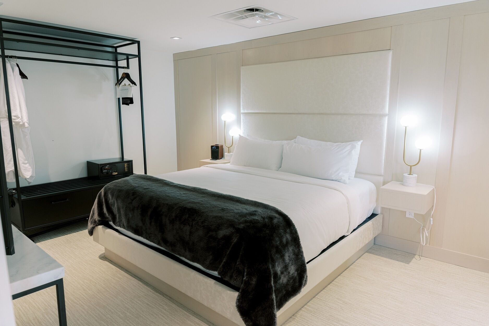 奢华顶层房， 1 张特大床， 露台， 城市景观