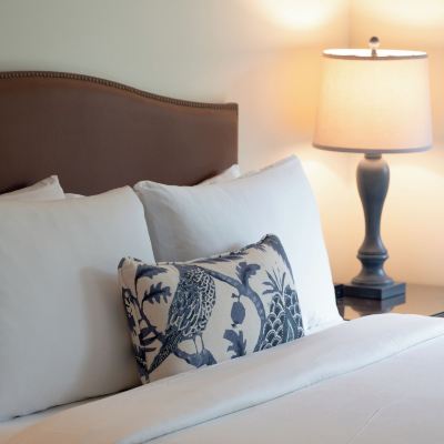 Deluxe King Room Osthoff Resort Promo Code