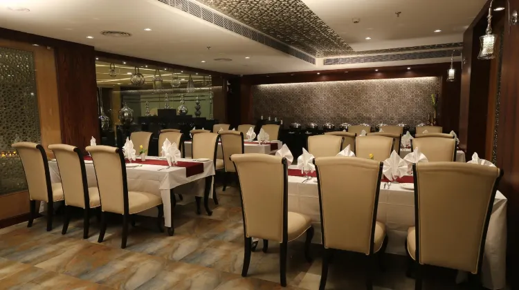 M Crown Hotel Dining/Restaurant
