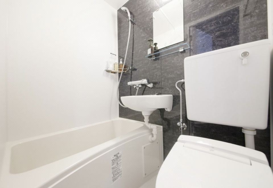 Center Hotel Tokyo8F Semi-Double Room Non-Smoking