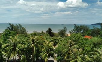 Hon Ngu Hotel CUA Lo Beach