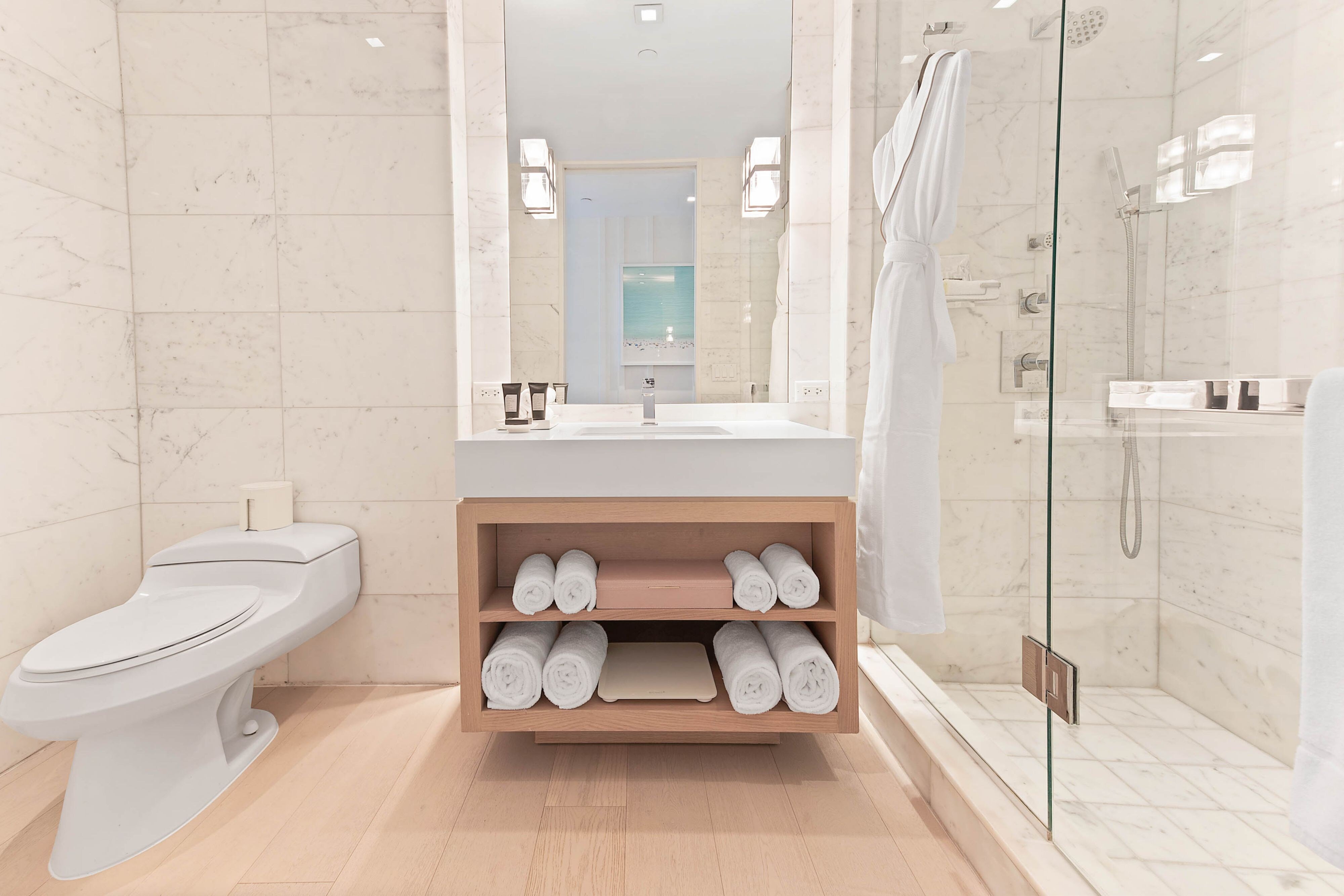 奢华海滨3.5卧室套房，高楼层，阳台