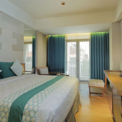 Grand Deluxe double Room Bedrock Hotel Kuta Promo Code