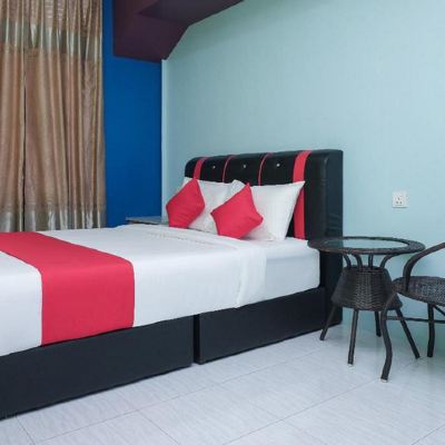 Deluxe Triple Room Kupon Capital O 90107 Sy Jerantut Hotel