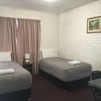 Standard Suite, 1 Bedroom, Non Smoking, Kitchenette (Twin Room (2 Single Beds) )