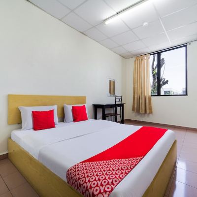 Bilik Deluxe Double Kupon OYO 89461 CP Hotel