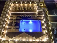 Ala Moana Honolulu by Mantra