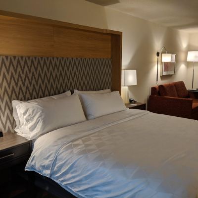 Standard King Room Holiday Inn Champaign, an IHG Hotel Promo Code