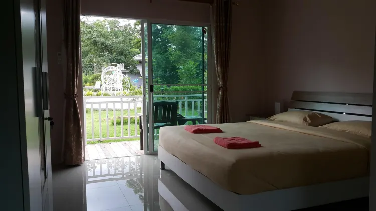 ห้องซูพีเรียร์ เตียงใหญ่ 1 เตียง