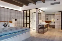 Moxy Banff
