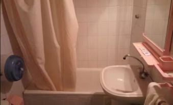 Hotel Frantz Fanon - Housity