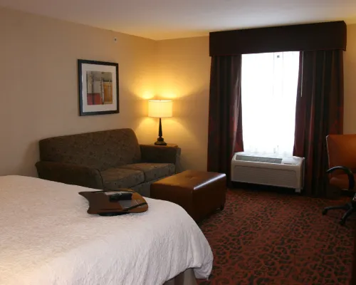 Hampton Inn & Suites Peru Hotels in Peru