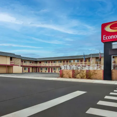 Econo Lodge Fallon Naval Air Station Area Отели в г. Фаллон