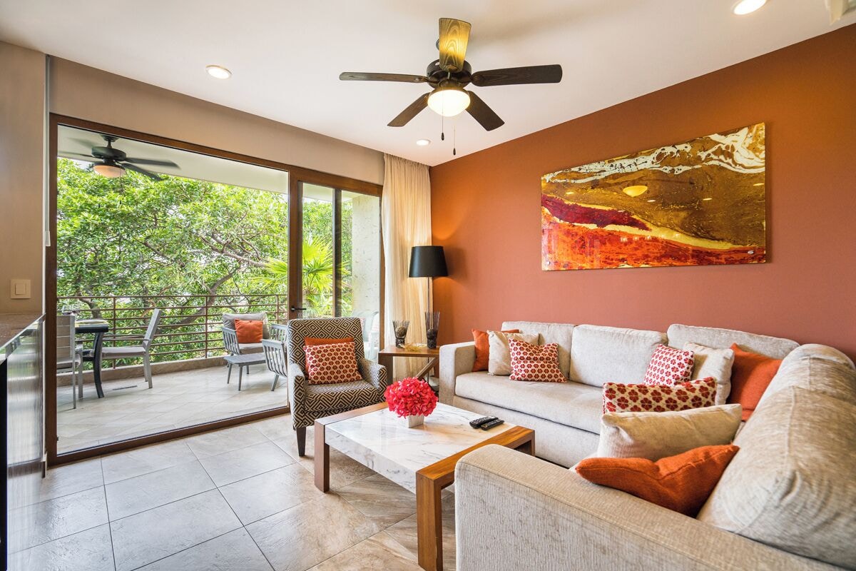 奢华套房， 2 间卧室， 部分海洋景观