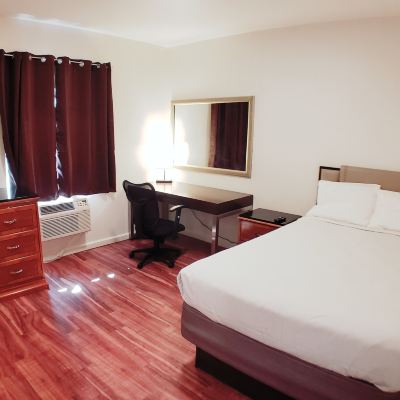 Comfort Room with 1 Double Bed-Non-Smoking Shared Bathroom (18) Anchor Pointe Inn Promo Code