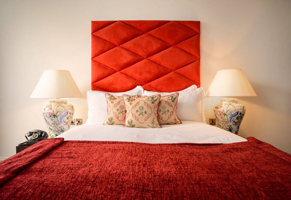 Black IvyStandard Double Room, 1 King Bed, Park View