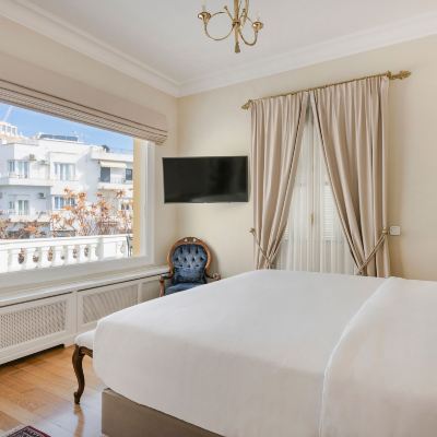 Signature Suite, Balcony (Acropolis View) Noble Suites Promo Code