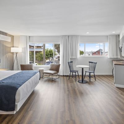 Premium King Room with Kitchen Sea Harbor Hotel Promo Code