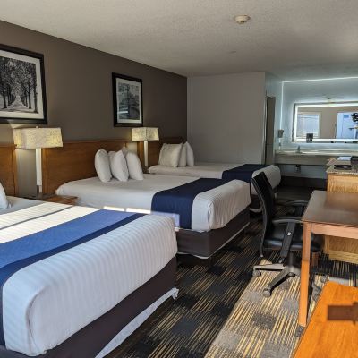 Deluxe Triple Room, Multiple Beds Cedar Cove Promo Code