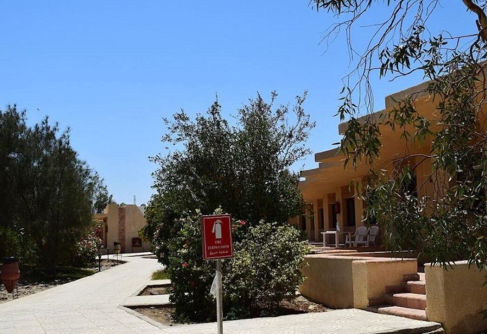 基础双人房， 阳台， 花园景观