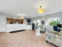 Beacher's Lodge Hotels in Crescent Beach