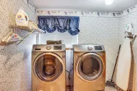 홈 시어터 및 큰 뒷마당 데크: 타코마 어보드!