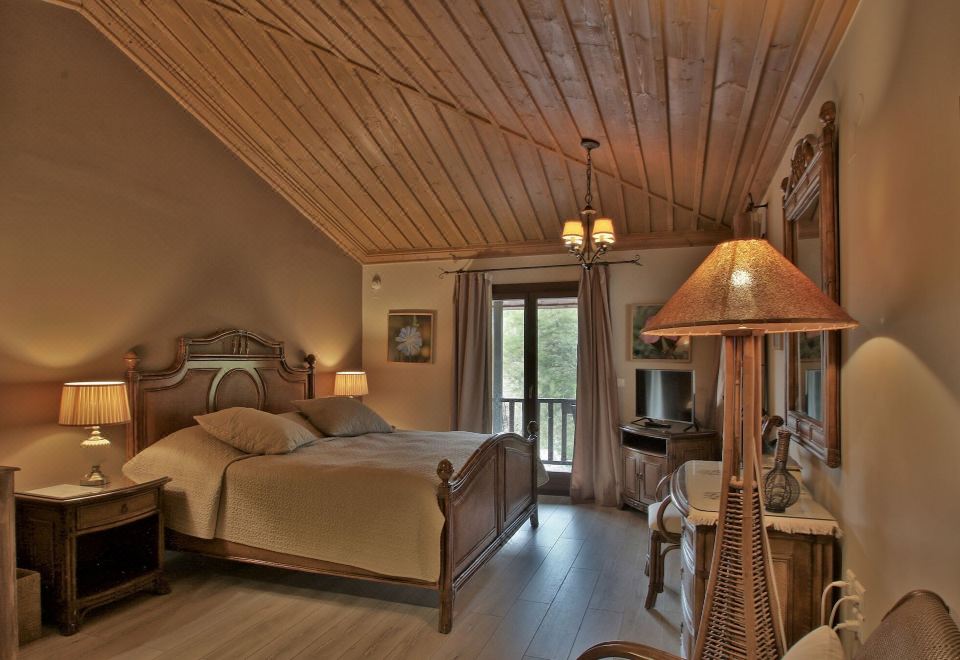 山景豪华双人床房