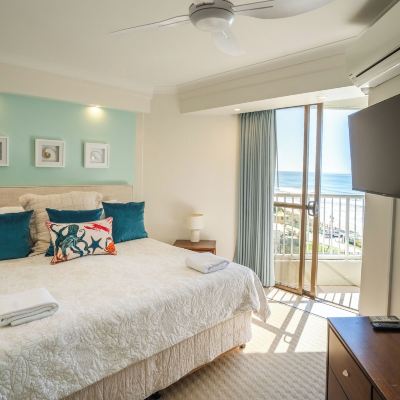 2 BEDROOM EXECUTIVE APARTMENT The Breakers Promo Code