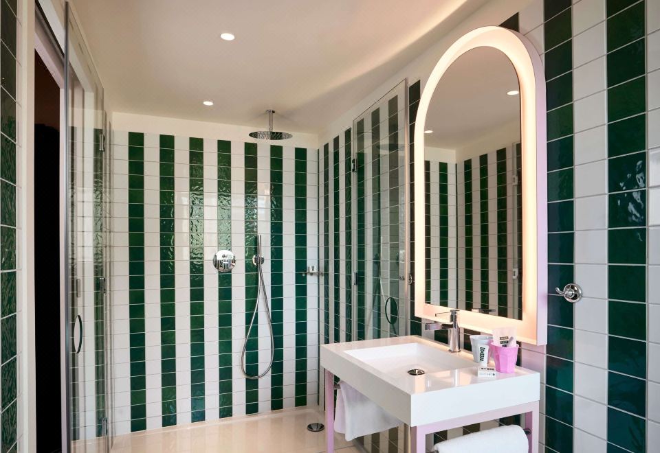 Large Mama Double Bow Window