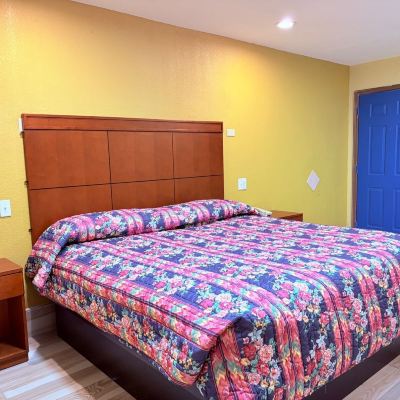 King Room with Kitchen-Smoking Aloha Inn Promo Code