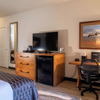 Deluxe Room, 1 King Bed, Golf View (Golf View King Lodge) Running Y Ranch Resort Promo Code