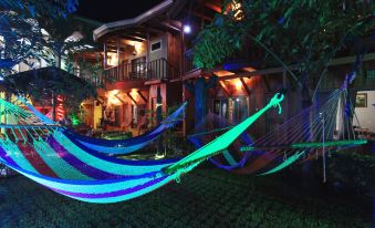 Poshtel Arenal - Housity