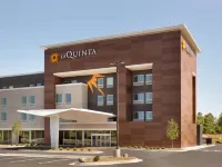 La Quinta Inn & Suites by Wyndham Braselton Hotels in Braselton