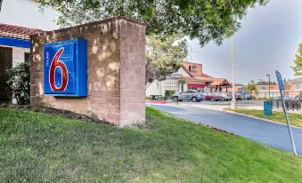 Motel 6 Pinole, CA