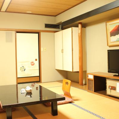 Japanese-Style Room