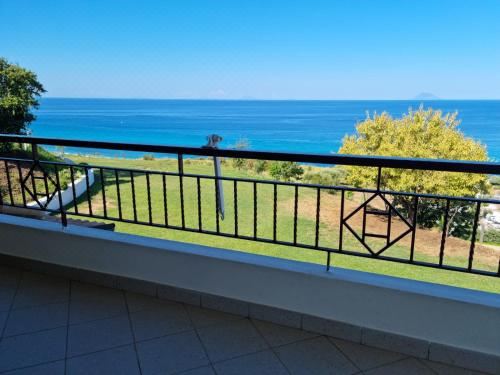 两卧室公寓 - 带露台