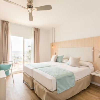 Double Room with Extra Bed with Sea View