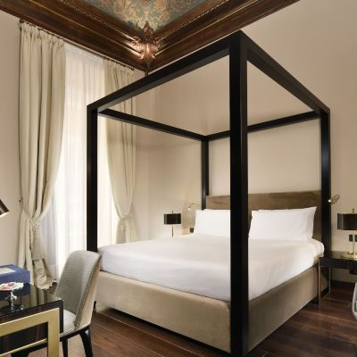 Deluxe Pacelli Hotel l'Orologio Promo Code