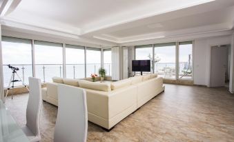 Sea View Penthouse Mamaia