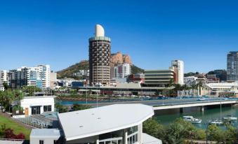 Grand Hotel and Apartments Townsville
