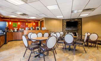 Rodeway Inn & Suites