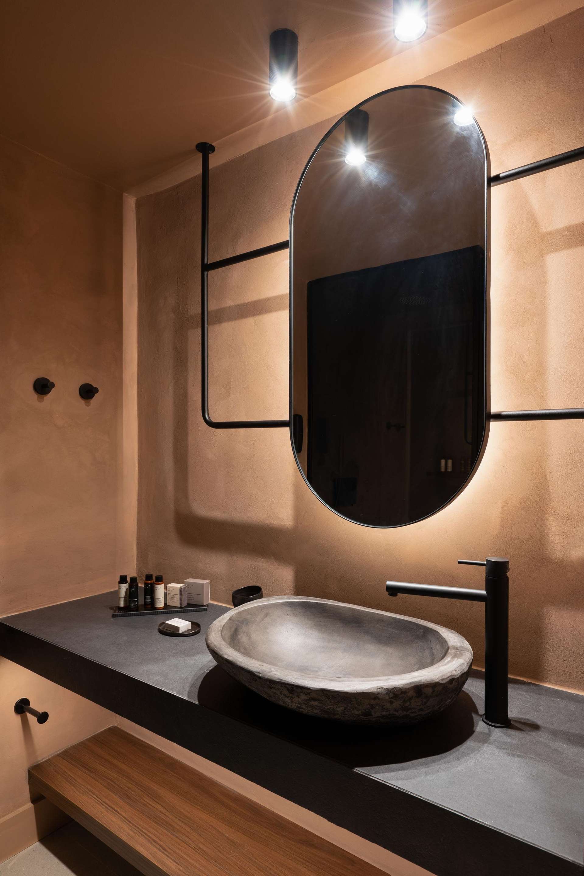 地平线小型套房，套房，1张双人床和梳化床，阳台