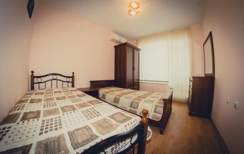 两卧室公寓 - 带阳台（4位成人+2名小童）