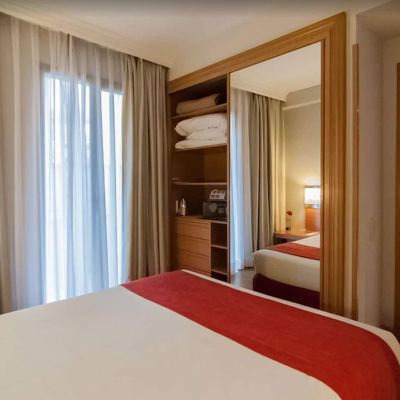 高級公寓， 1 張特大床， 廚房， 庭院景觀 穆拉爾託阿帕圖套房飯店優惠