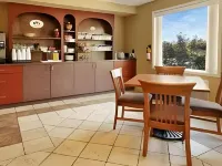 Super 8 by Wyndham Cornwall on
