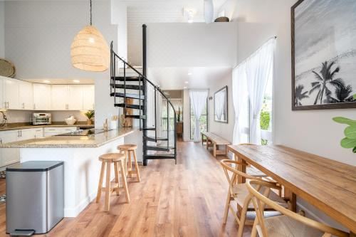 The Drifter - North Shore Loft - Relaxed LuxuryApartment