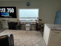 Ocean Front Penthouse Suite Magnificent Oceans views & King Bed